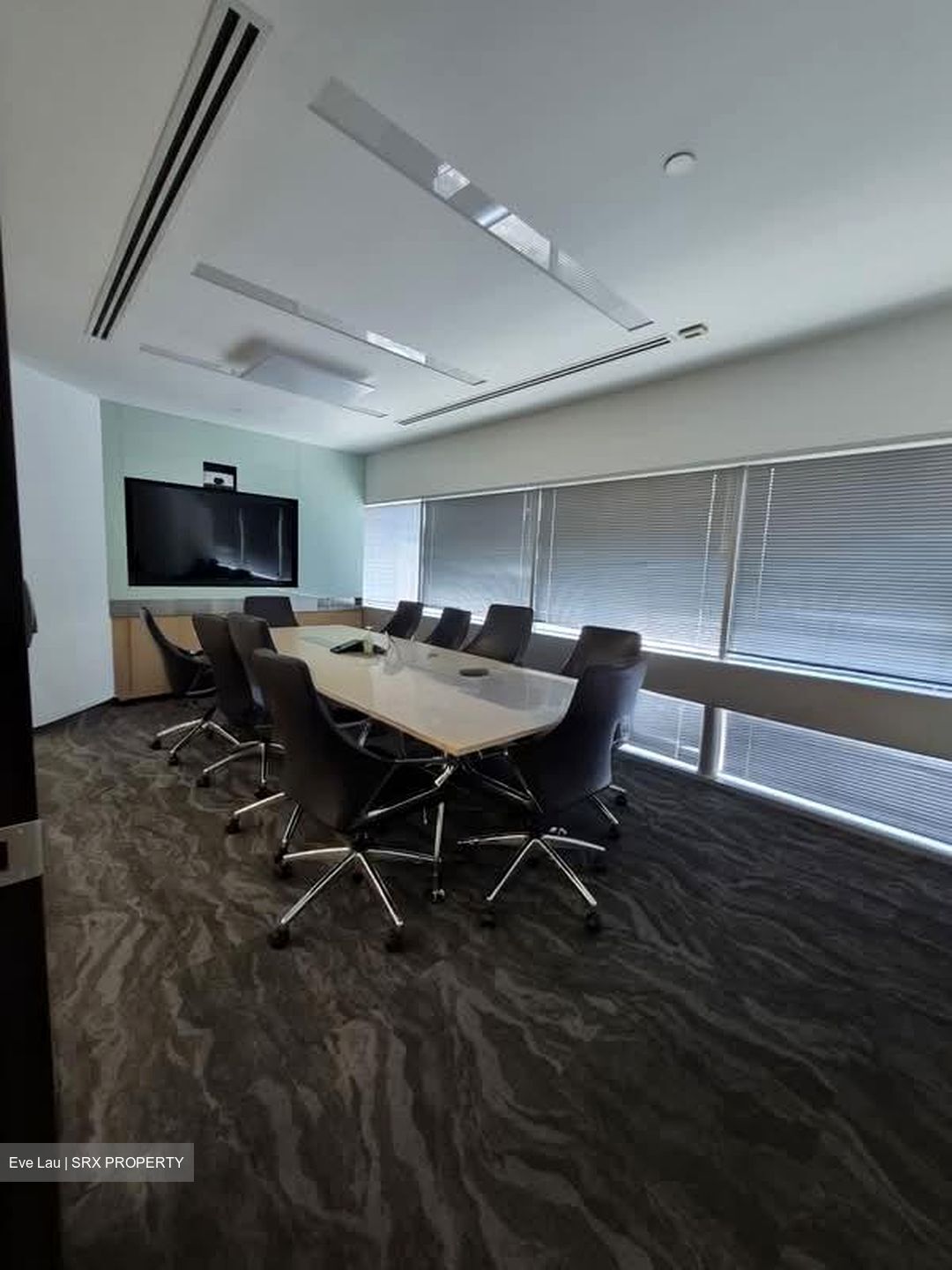 Gateway East (D7), Office #597571961